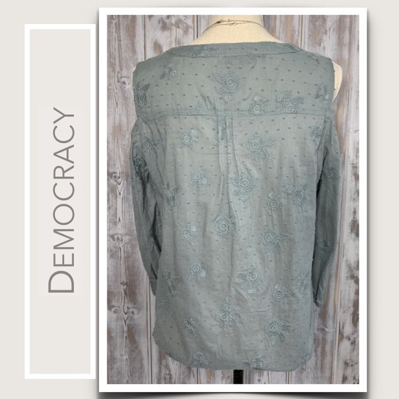 Democracy Cold Shoulder Top in  “Stormy Sea” Sage 3/4 Sleeves NWT - Picture 6 of 8